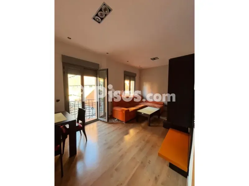 Salle à manger - Reformed Flat with Balcony Views in Salamanca