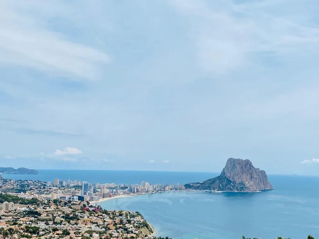 New Villa with Sea Views in Calpe