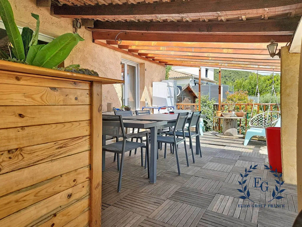 Terrasse - Maison avec Piscine et Vue Collines à Plan-d'Aups-Sainte-Baume