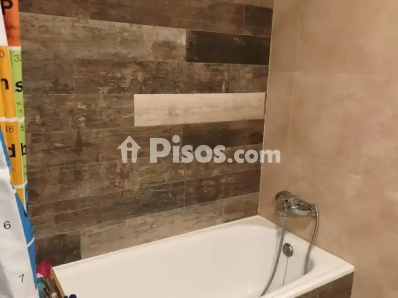 Baños - Piso con balcón en Parque Lineal, Albacete