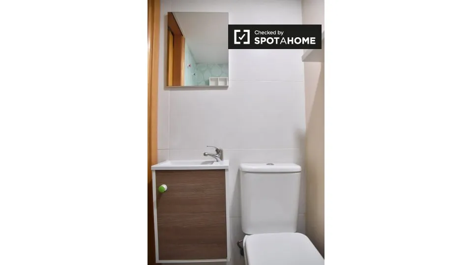 Salles de bain - Student Studio with Lift in Albors, Valencia