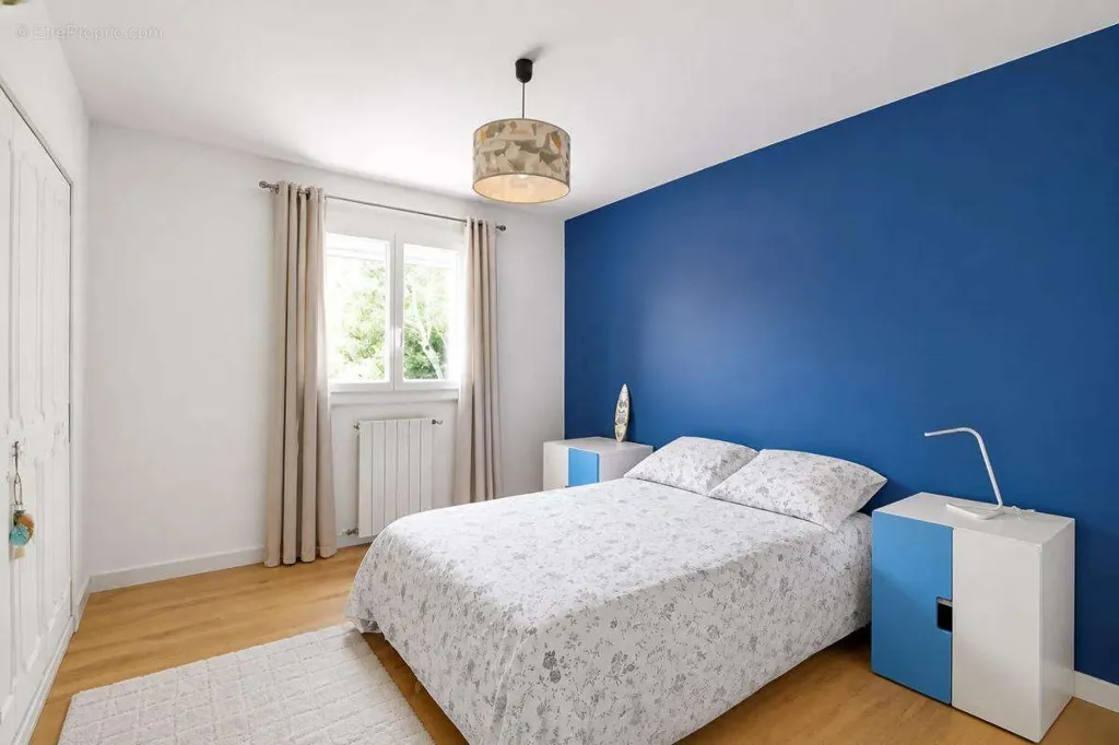 Chambres - Maison Rénovée avec Piscine à Vedène