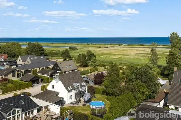 Vista aerea - Architect-Designed Villa with Sea View in Solrød Strand