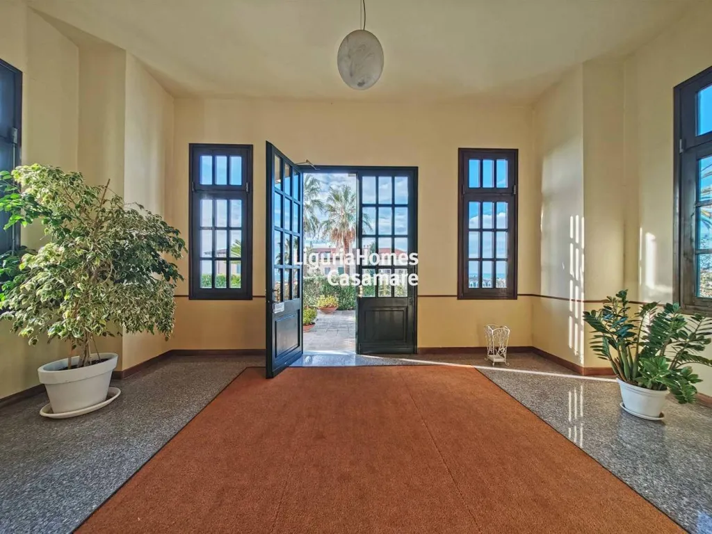 Esik - Luxury Apartment with Sea View in Bordighera