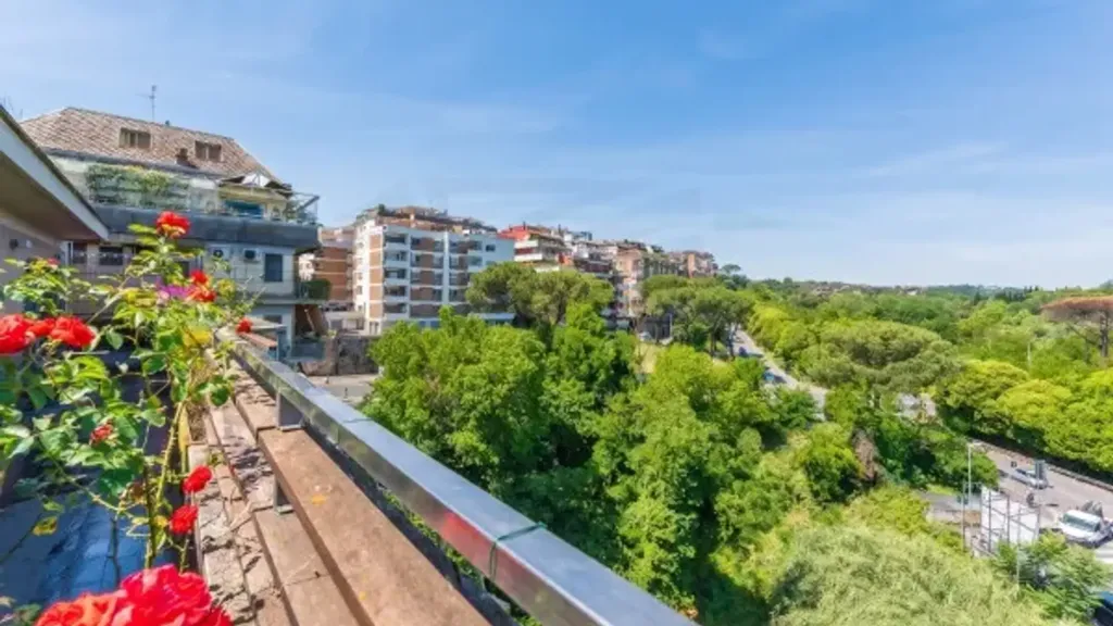 Balcon - Panoramic Penthouse with Large Terrace in Vigna Clara, Rome