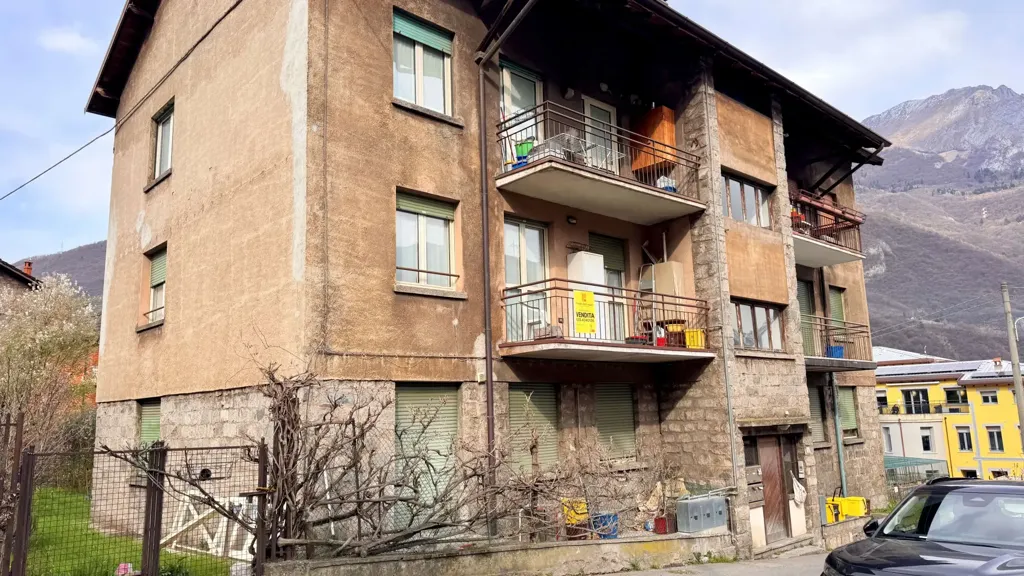 Esterno - Three-Room Apartment with Balcony in Breno