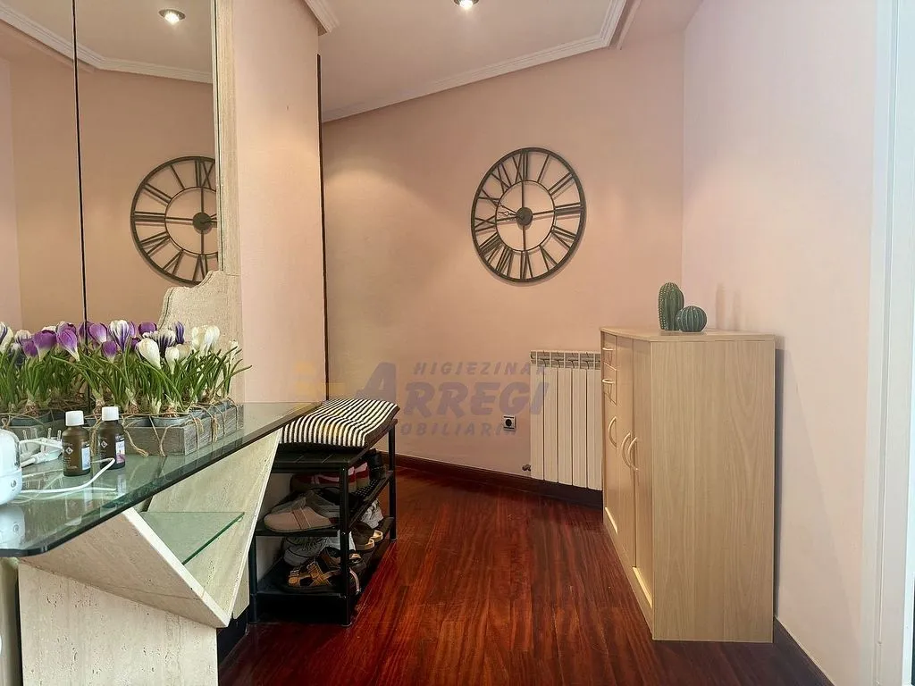 Ingresso - Spacious Apartment with Balconies in Itziar