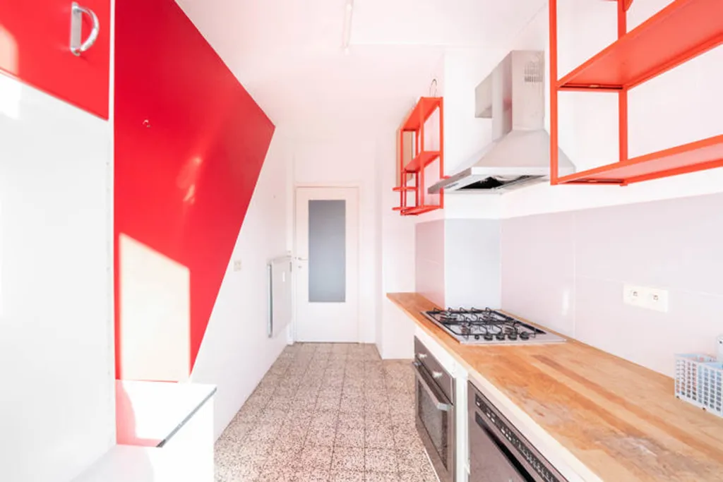 Kitchen - 2-Bedroom Apartment with Park View in Forest