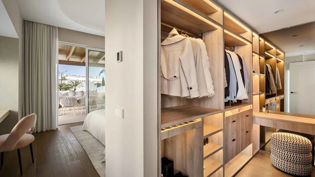 Rooms - Duplex Penthouse with Sea View in Marbella