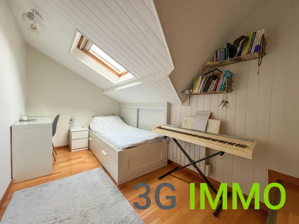 Chambres - Immeuble Triplex et Local Commercial au Cœur de Dreux