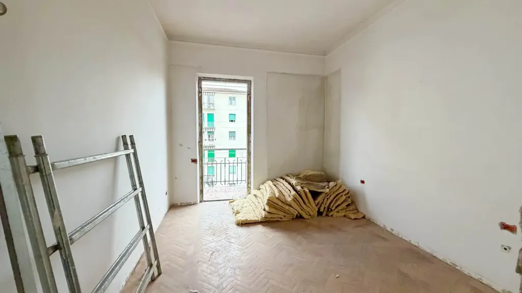 Pièces - Rear-Facing Apartment with Balcony in Florence