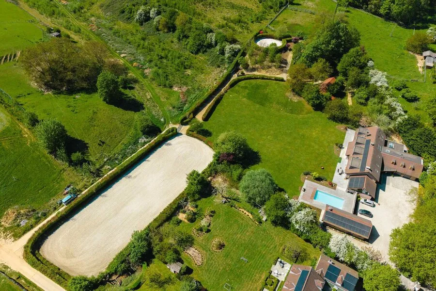 Õhuvaade - Elegant Villa with Heated Pool in Ohain