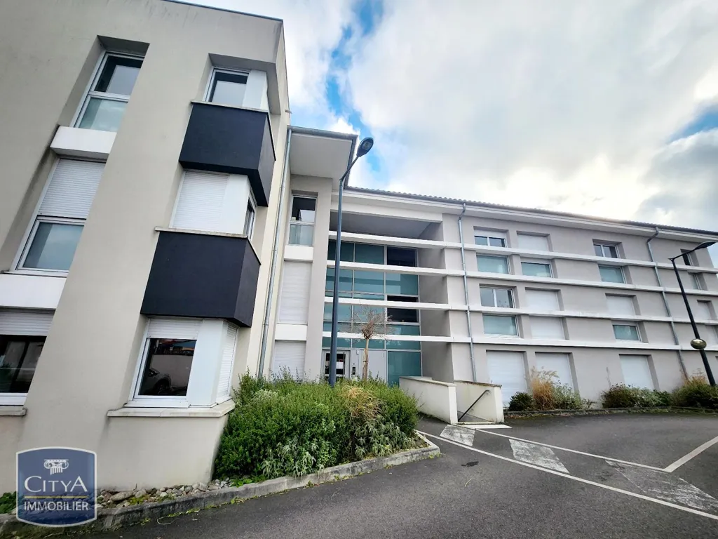 Extérieur - Appartement Récent avec Ascenseur à Isle