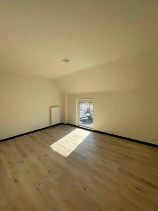 Maison Rénovée avec Terrasse à Orientation Ouest