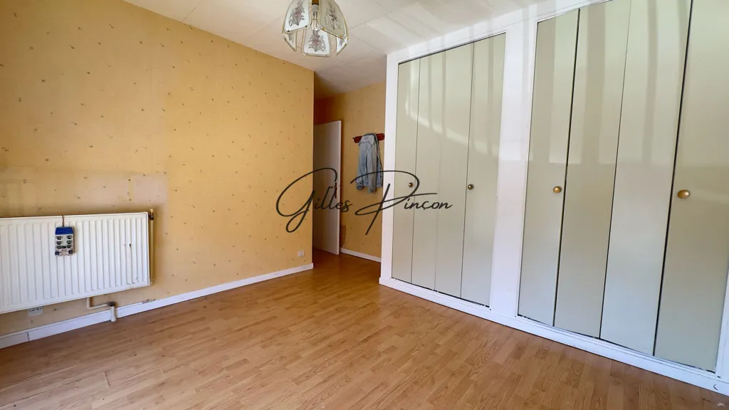 Toad - 3-Bedroom Apartment with Balcony in Limay