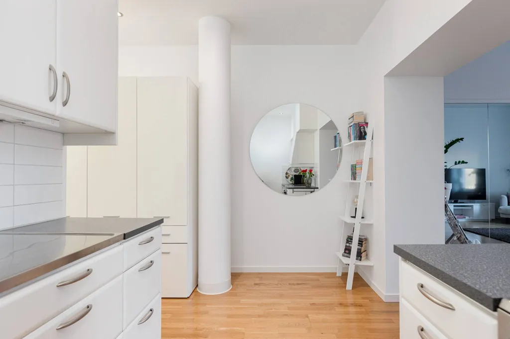 Köök - Apartment with High Ceilings in Central Enköping