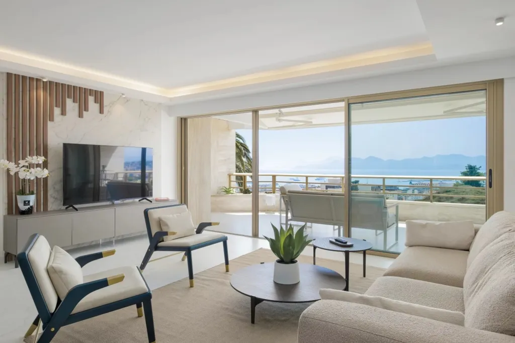 Soggiorno - Renovated Apartment with Sea View in Cannes
