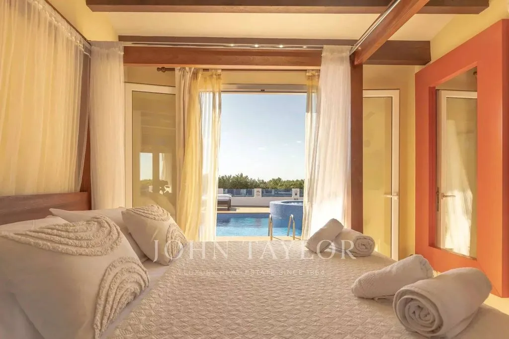 Chambres - Luxury Villa with Private Pool in Binibèquer Vell