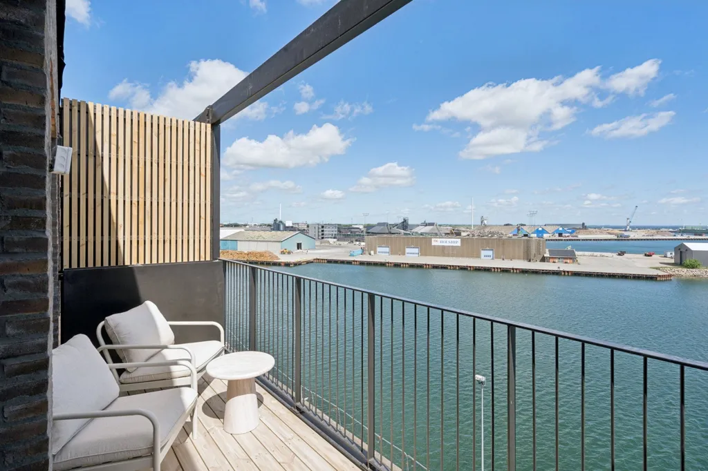 Terrass - Apartment with 5G Coverage in Køge