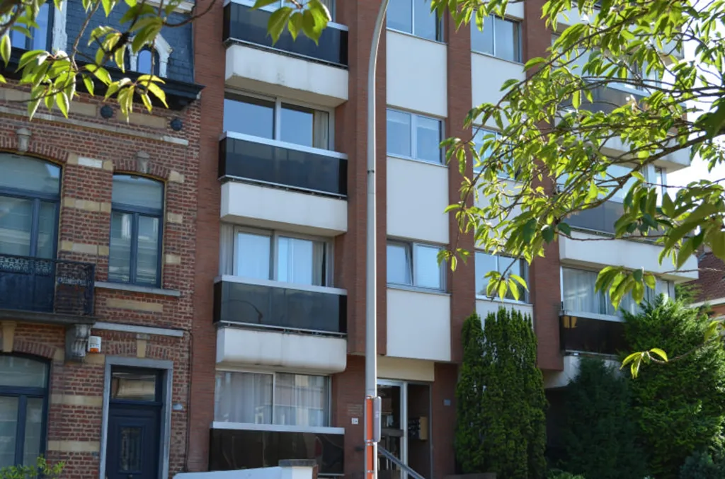 Välivaade - Furnished Apartment with Balcony in Uccle