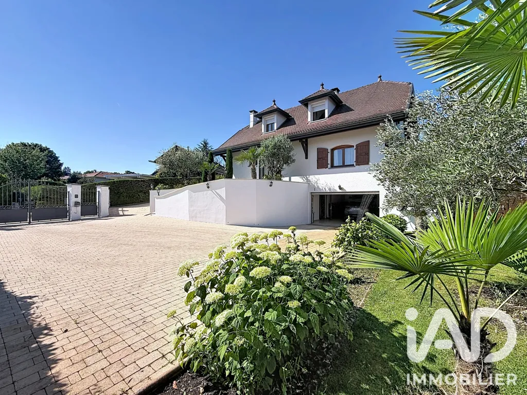 Esterno - Detached House with Pool in Reignier-Ésery