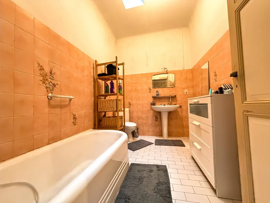 Salles de bain - Ensemble Immobilier avec Locaux Commerciaux à Lit-et-Mixe