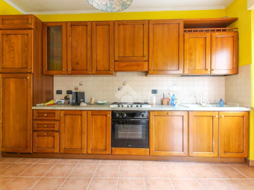 Cuisine - Trilocale with Private Balcony in Vestone
