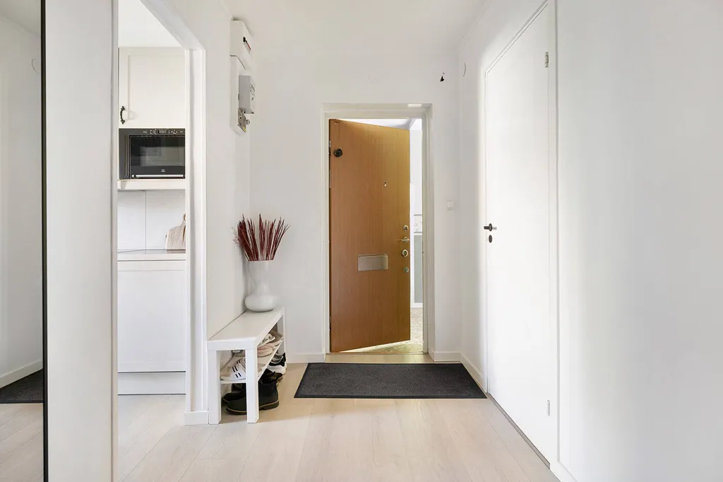 Entrée - Ground Floor Apartment with Balcony in Jakobsberg