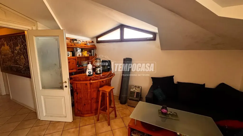 Elutuba - Two-Level Apartment with Terrace in Comacchio Centre