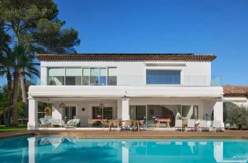 Piscina - Renovated Villa with Pool in Valbonne