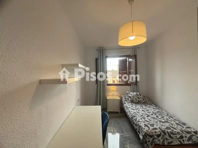 Chambres - Furnished Apartment with Balcony in Granada Centre