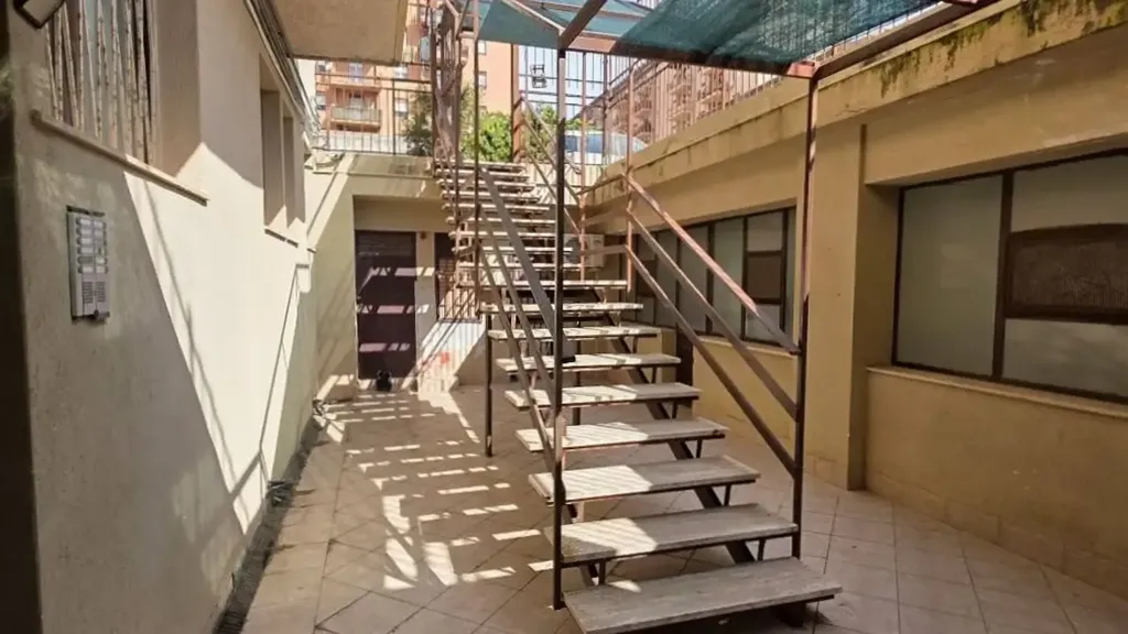 Pièces - Brightly Lit Flat with Terrace in Palermo