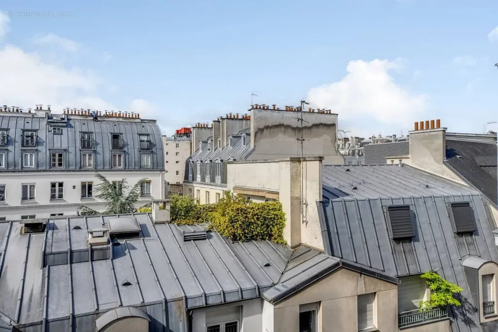 Terrace - Sunlit 2-3 Room Apartment in Marais