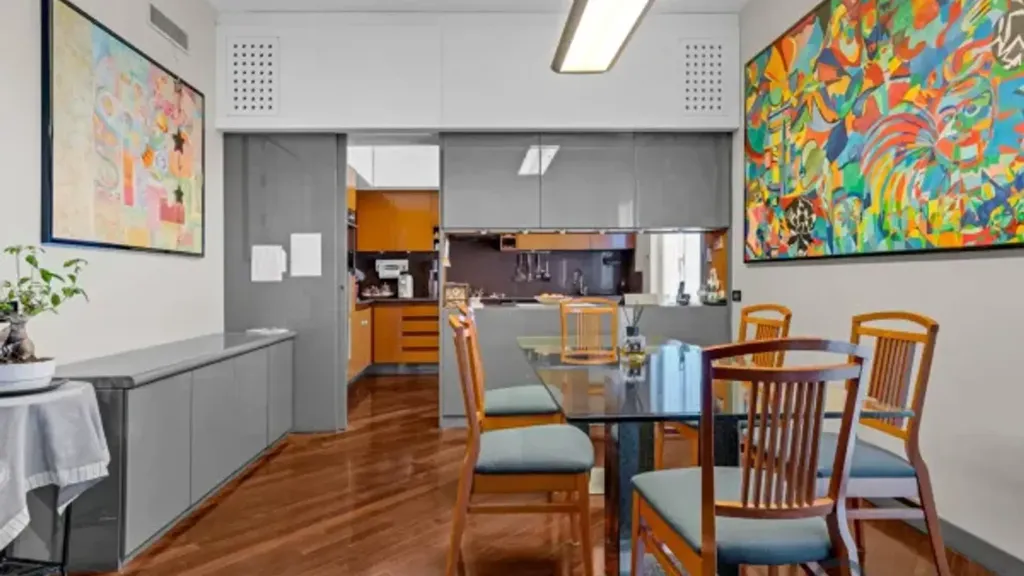 Söögituba - 3-Bedroom Apartment with Balcony in Milan