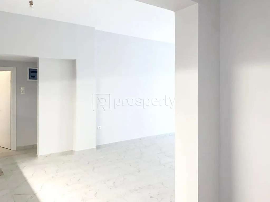 Entrée - Renovated Apartment with City View in Athens