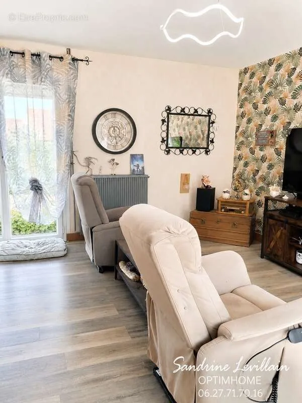 Elutuba - Spacious Detached House with Garden in Beaumont-le-Roger