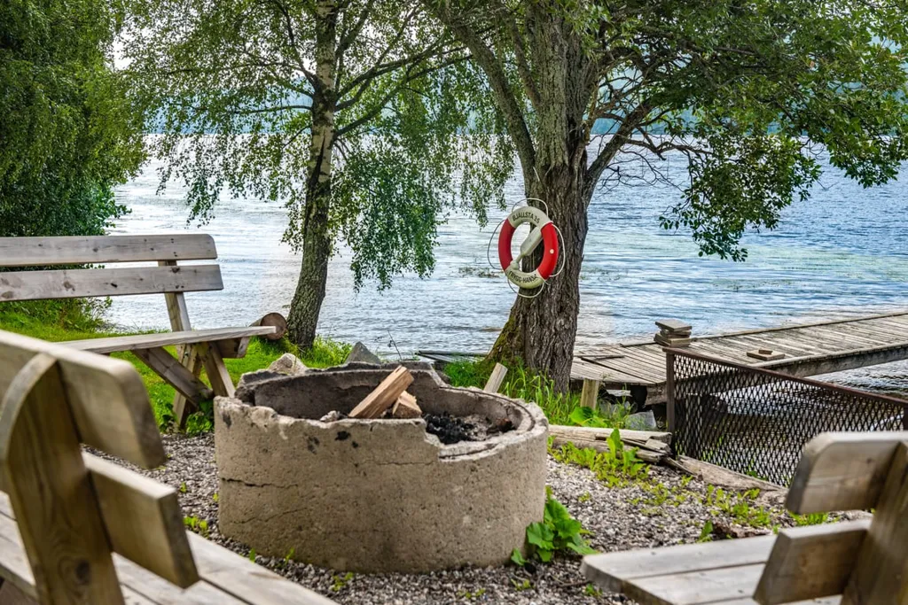 Well-Preserved Villa with Nature Access on Indalsvägen
