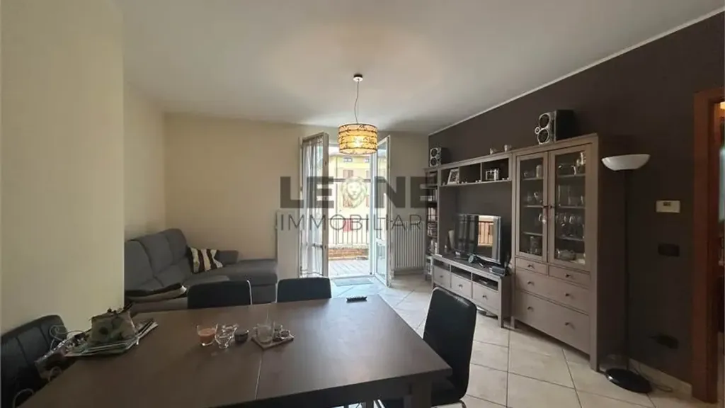 Salle à manger - Modern Apartment with Balcony in Vignola
