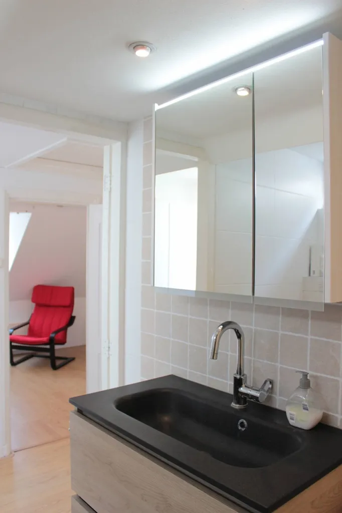 Salles de bain - Upper House with High Ceilings in Den Haag