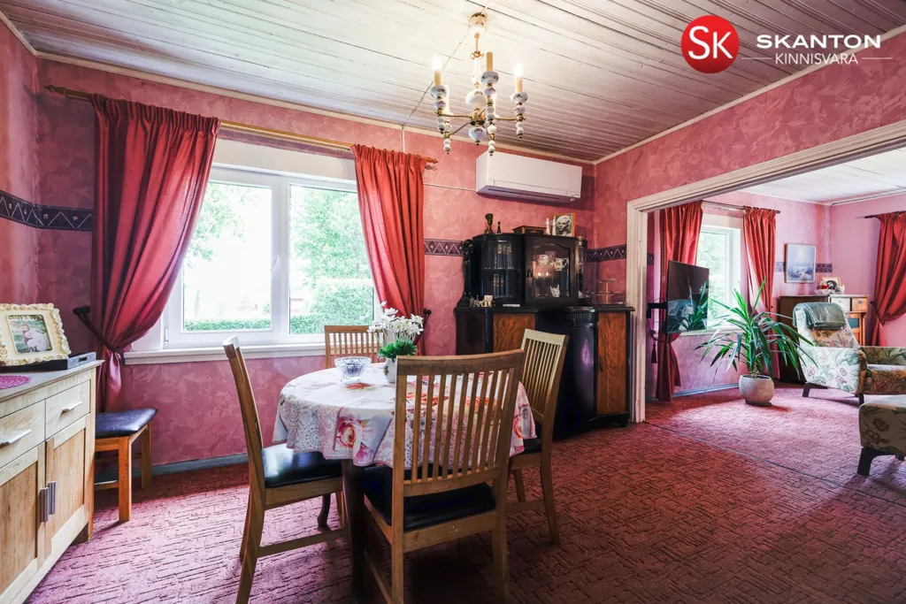 Comedor - Log House with Balcony in Veskiküla