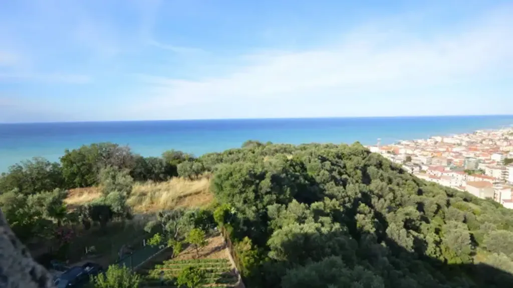 Multi-Unit Building with Panoramic View in Cariati