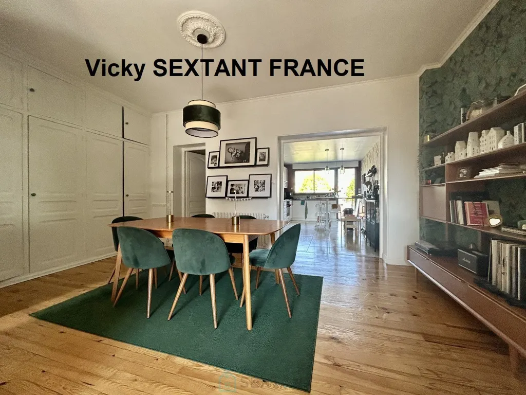 Dining Room - Charming House with Garden near Train Station