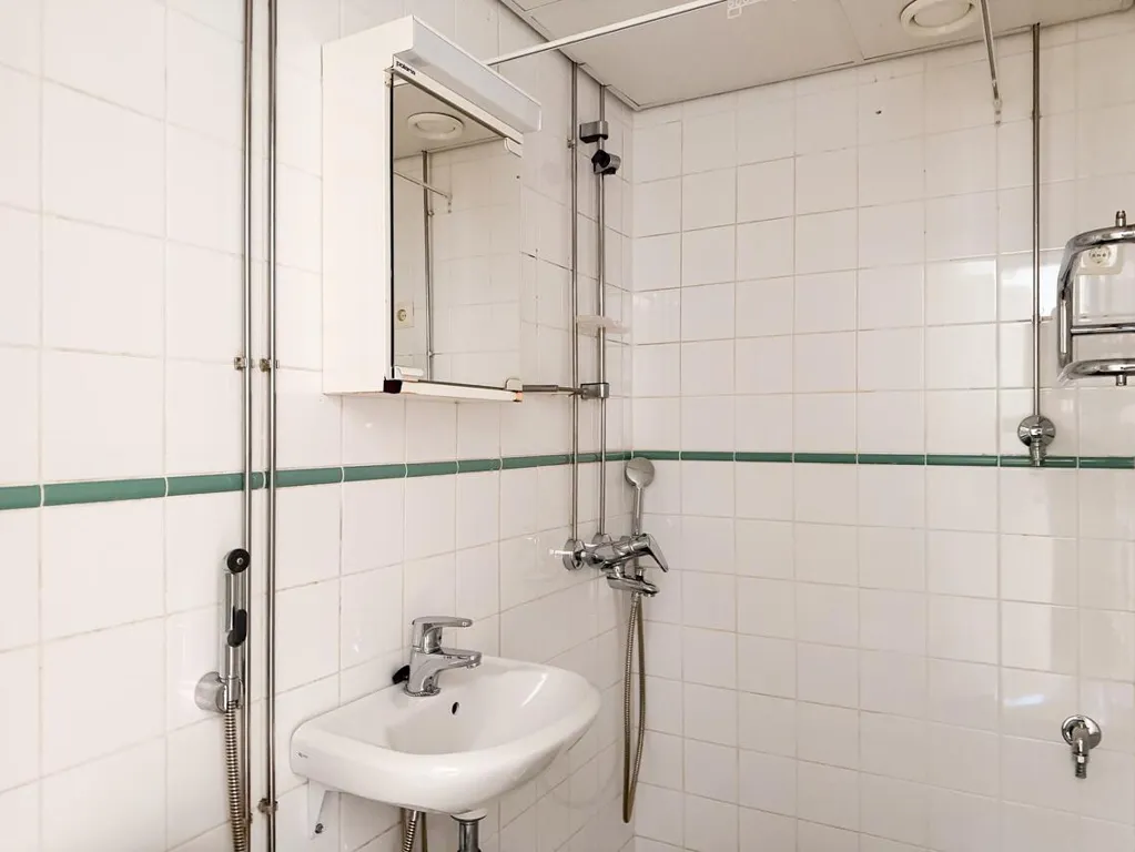 Salles de bain - Bright Studio Apartment in Haaga, Helsinki