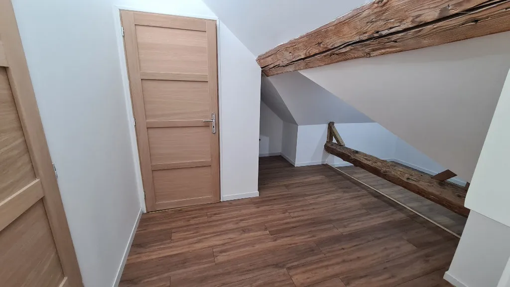 Pièces - Appartement T1bis Duplex avec Parking à Voray-sur-l'Ognon