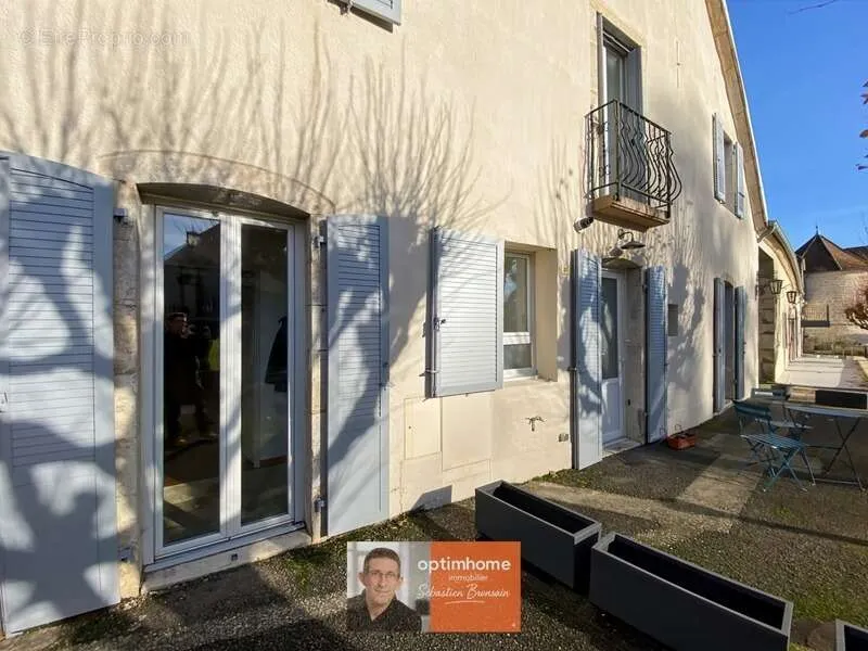 Välivaade - Atypical Apartment with Large Volumes in Dole