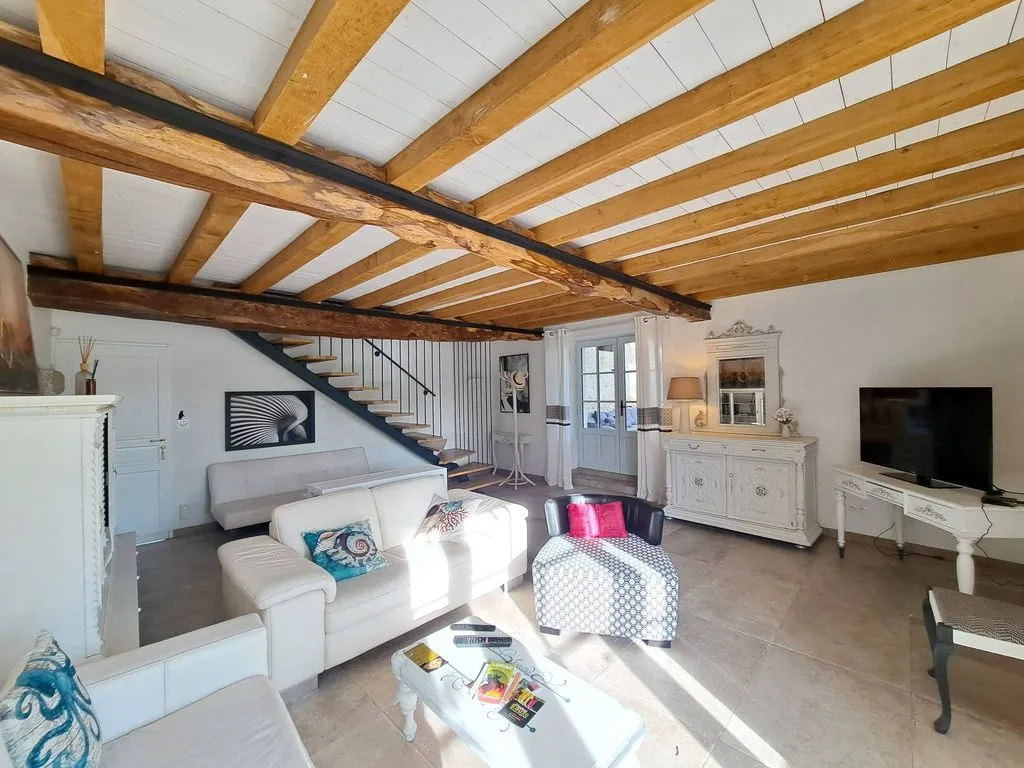 Séjour - Maison de Luxe avec Piscine à Condom