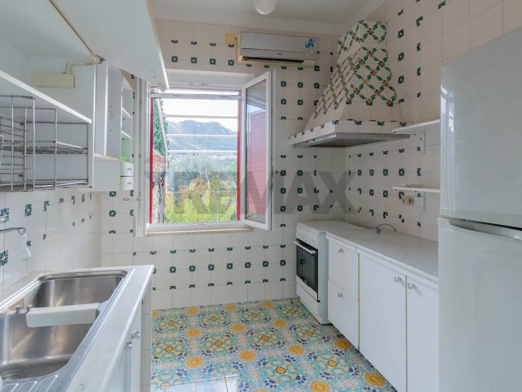 Cuisine - Villa Portion with 360° Views in Villagrazia