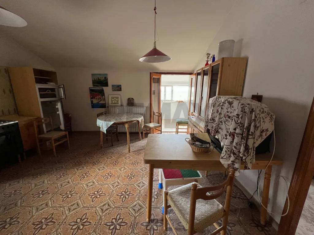 Salle à manger - Mansard Apartment with Terrace in Stigliano