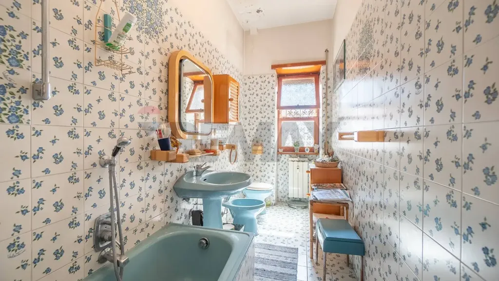 Salles de bain - Furnished Apartment with Balcony in Rome