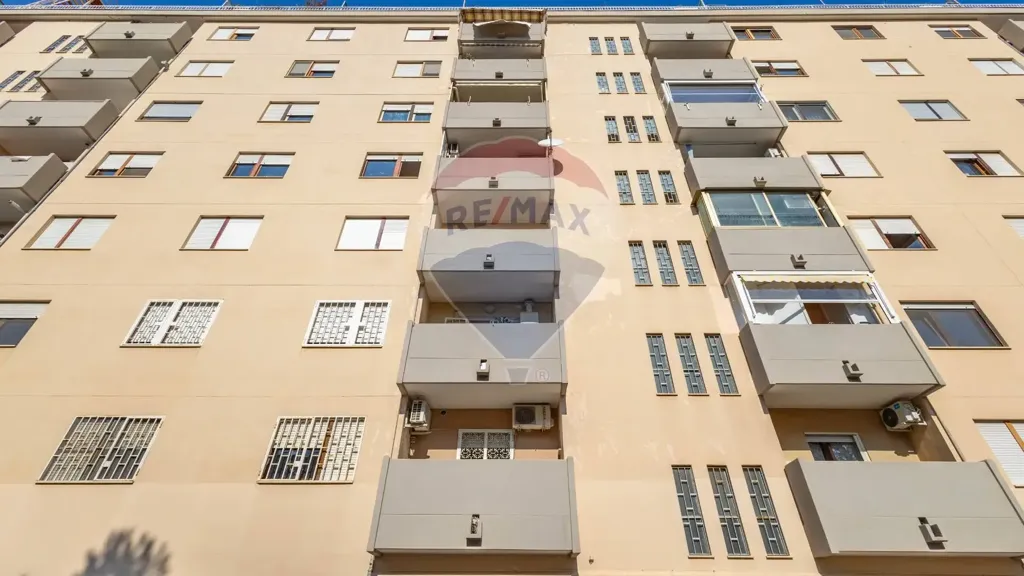 Välivaade - Quadrilocale with Balcony and Park View in Bari